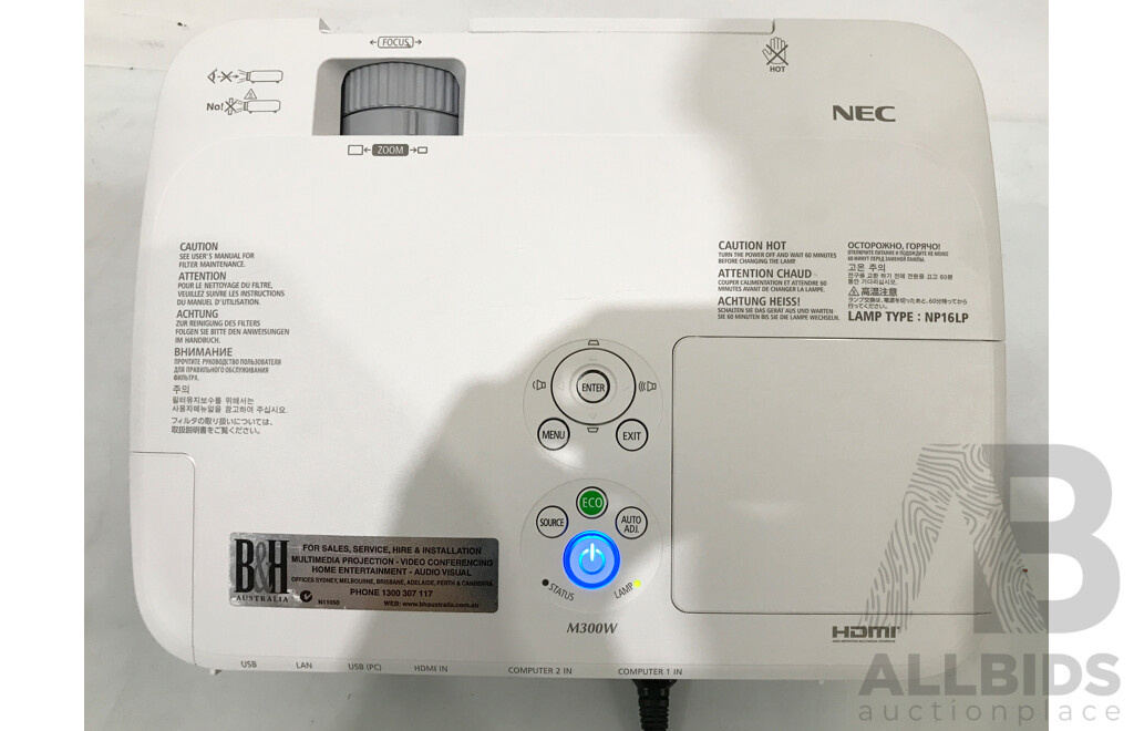 NEC (M300W) WXGA 3LCD Projector