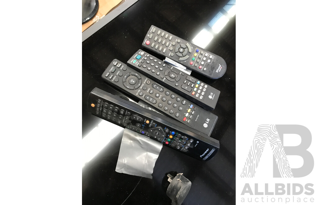 Pallet Lot of Assorted TVs and Monitors