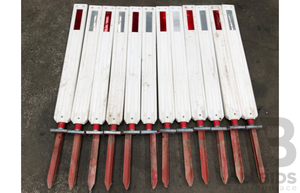 Dura-Post Flexi360 Flexible Guide Posts - Lot of 17