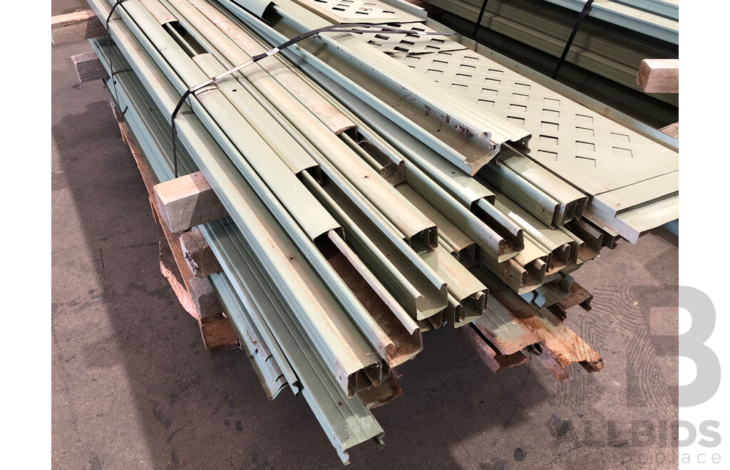 Selection of Aluminium Fencing Panels, Posts and Lattice Extensions