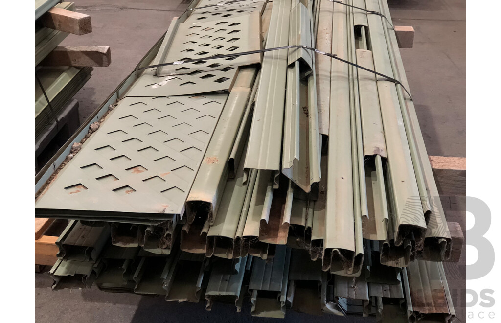 Selection of Aluminium Fencing Panels, Posts and Lattice Extensions