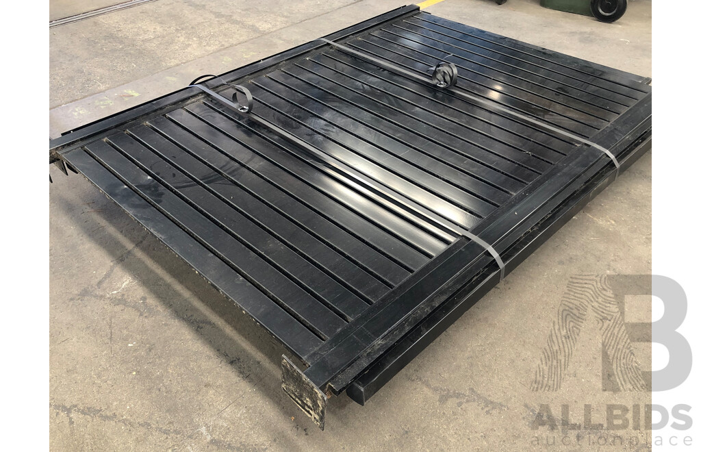 5 Meters of Aluminium Fencing - 1860mm Tall