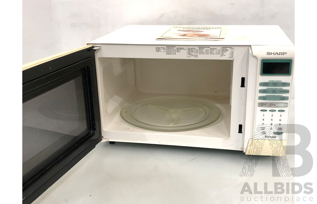 Sharp Carousel 1200 Watt Microwave Oven