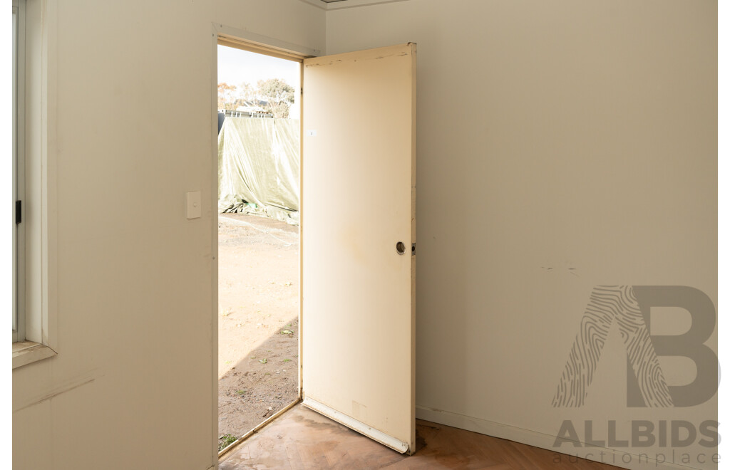 Demountable/Movable Building - Approximately 9 Square Meters