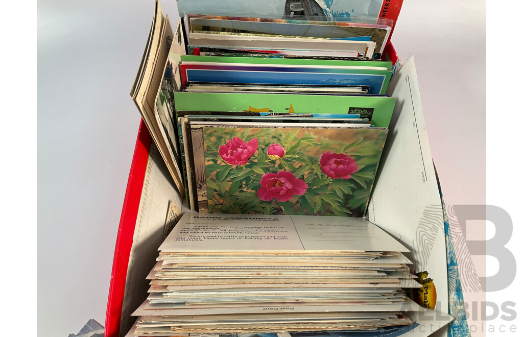 Collection of Vintage International Post Cards Including Australia, USA, Fiji, Norway, United Kingdom and More