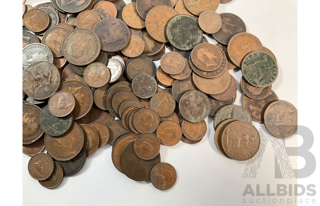 Collection of United Kingdom Pennies, Half Pennies and Farthings Spanning QV to QE2 - Approximately 1.7 Kilograms