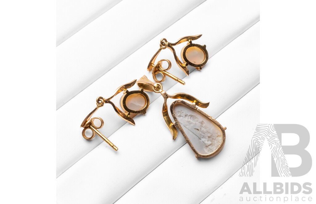 14ct Yellow Gold Opal Pendant & 9ct Yellow Gold Opal Earrings Set