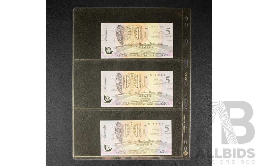 Three Australian 1992 UNC Five Dollar Notes, Fraser/Cole