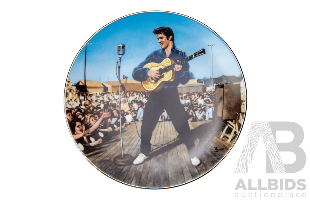 Good Collection of 12 Delphi Elvis Presley Cabinet Plates