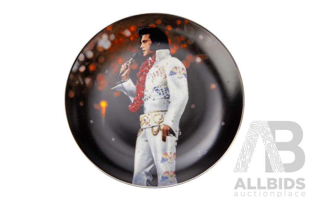 Good Collection of 12 Delphi Elvis Presley Cabinet Plates