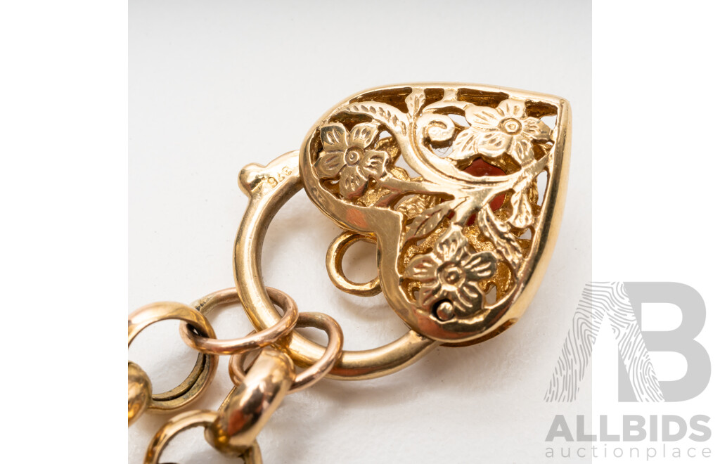 9ct Yellow Gold Belcher Necklace with Heart Locket & Oval Garnet. Length - 50cms