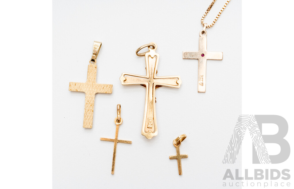 Collection of 9ct Yellow Gold Crosses and Necklace - Lot of 6