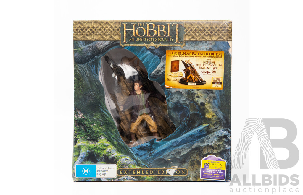 the Hobbit, an Unexpected Journey Five Disc Blu-Ray Box Set with Figure