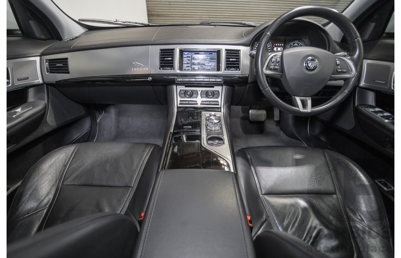 10/2014 Jaguar XF Premium Luxury MY14 4d Sedan Polaris White Turbo 2.0L