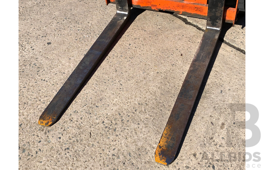 Nissan F01A18U LPG/Petrol Engine Powered Counterbalance Forklift