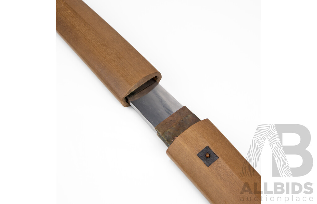 Japanese Tanto, Attributed to the Muromachi Period (1336–1573) House in Wooden Shirasay