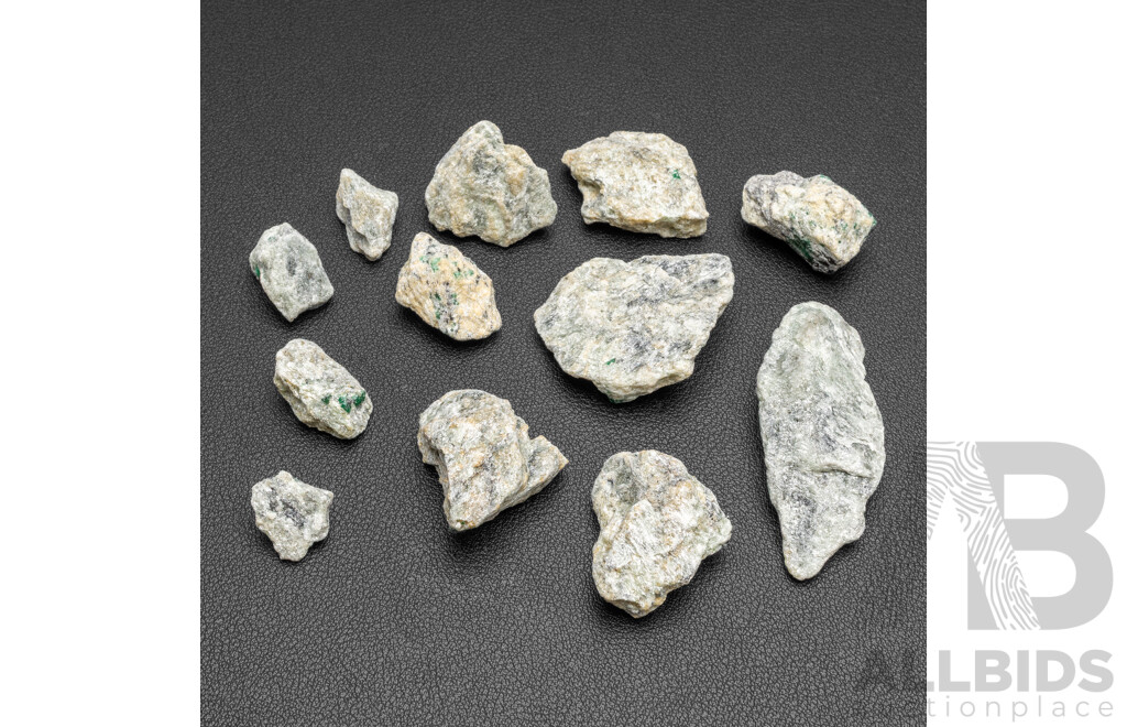 103.80gms of Natural Emerald Mineral in Matrix