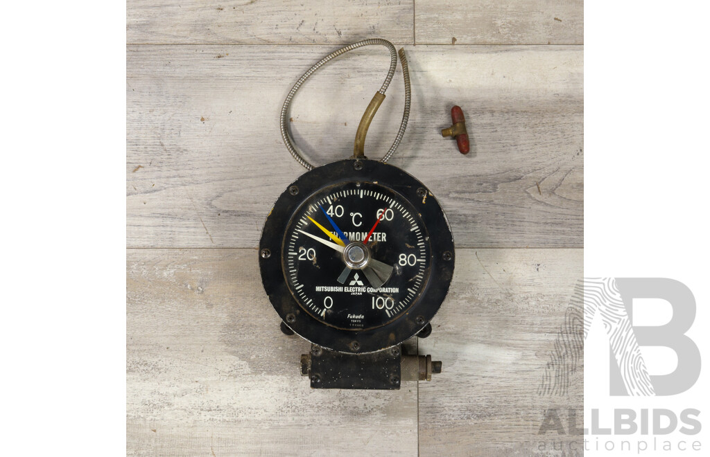 Vintage Timber Ammunition Box with Large Gauge