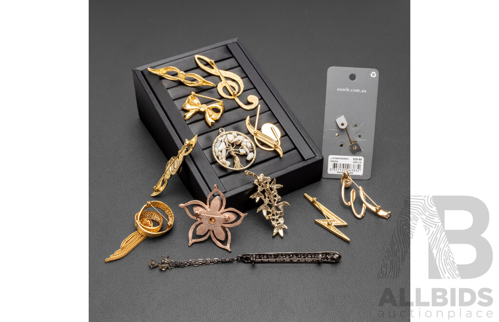 Collection of Gold Tone Brooches & Pendant - Lot of 13