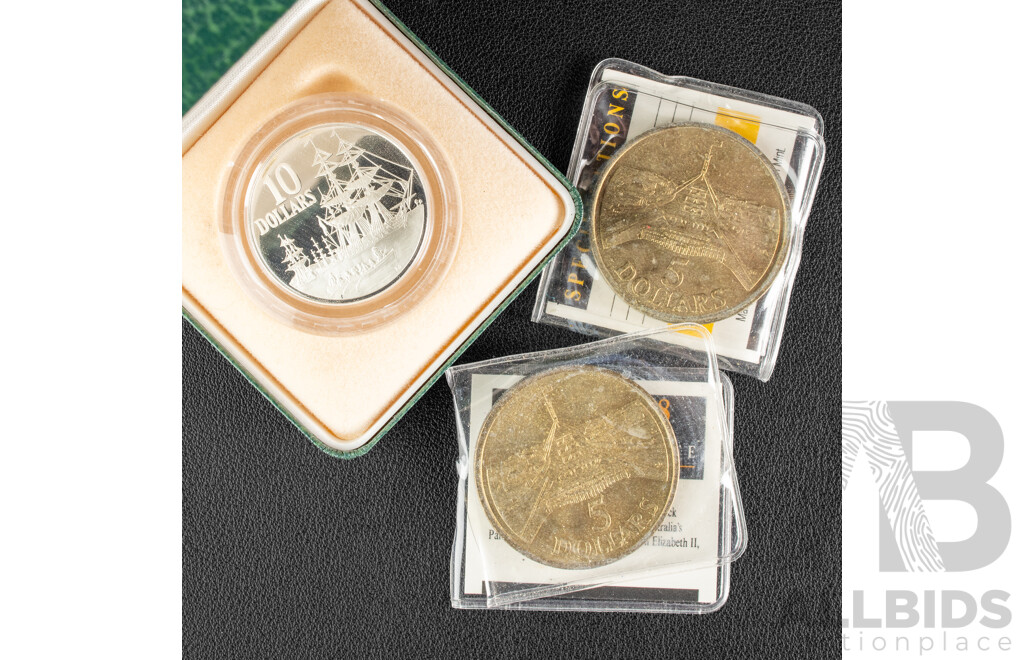Australian 1988 Silver Ten Dollar Proof Coin, Bicentennial .925 with Two 1988 UNC Five Dollar Coins, New Parliament House