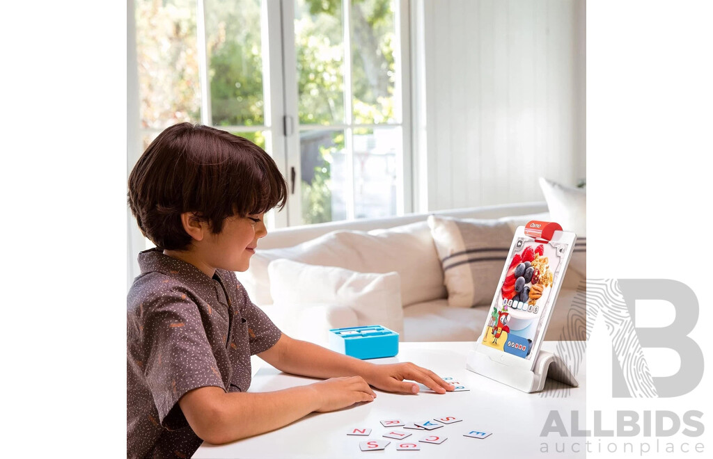 Eight of OSMO Genius Starter Kit