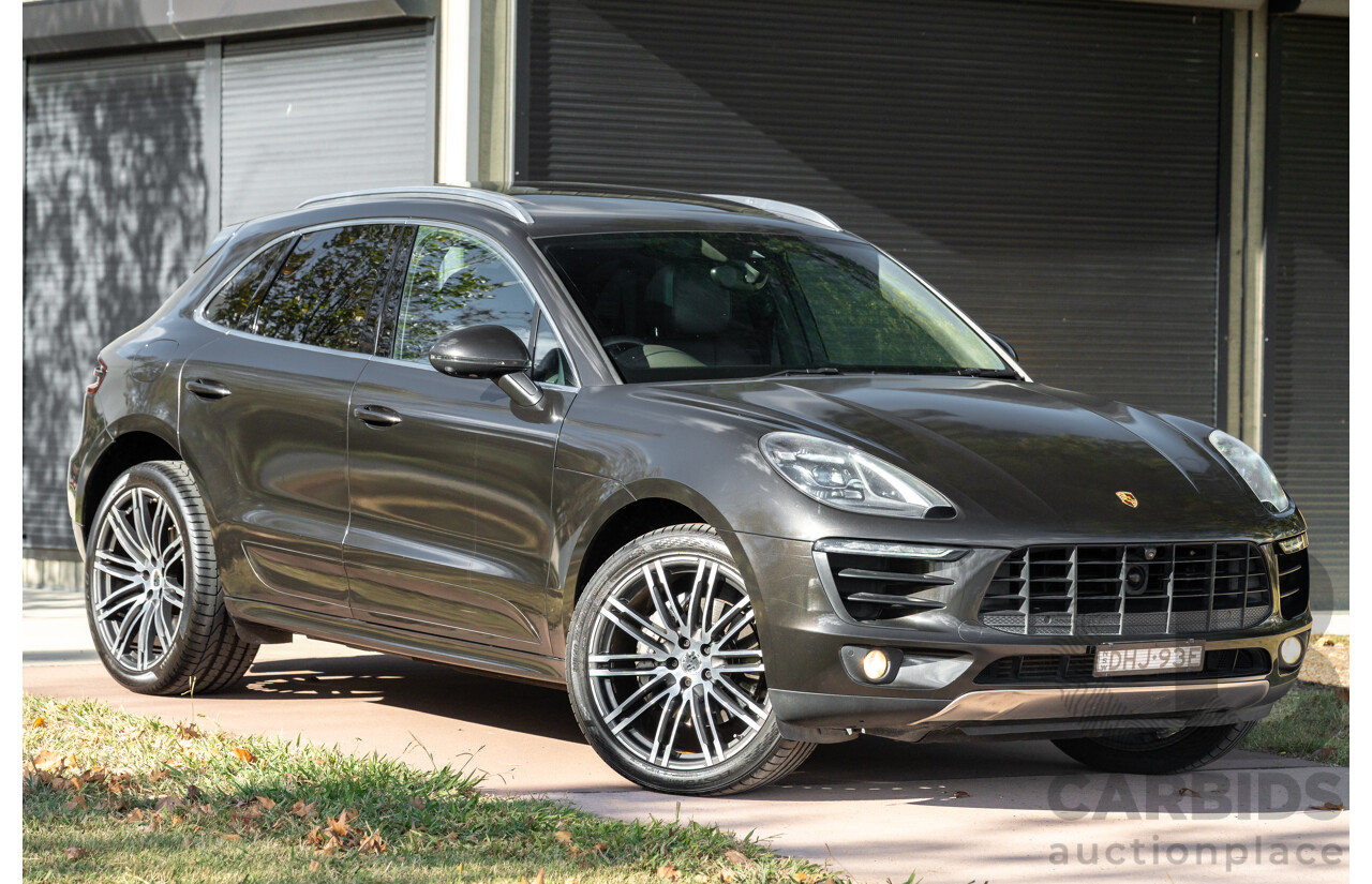 7/2016 Porsche Macan S Diesel (AWD) MY17 4d Wagon Night Blue Metallic / Wrapped Black Turbo Diesel 3.0L