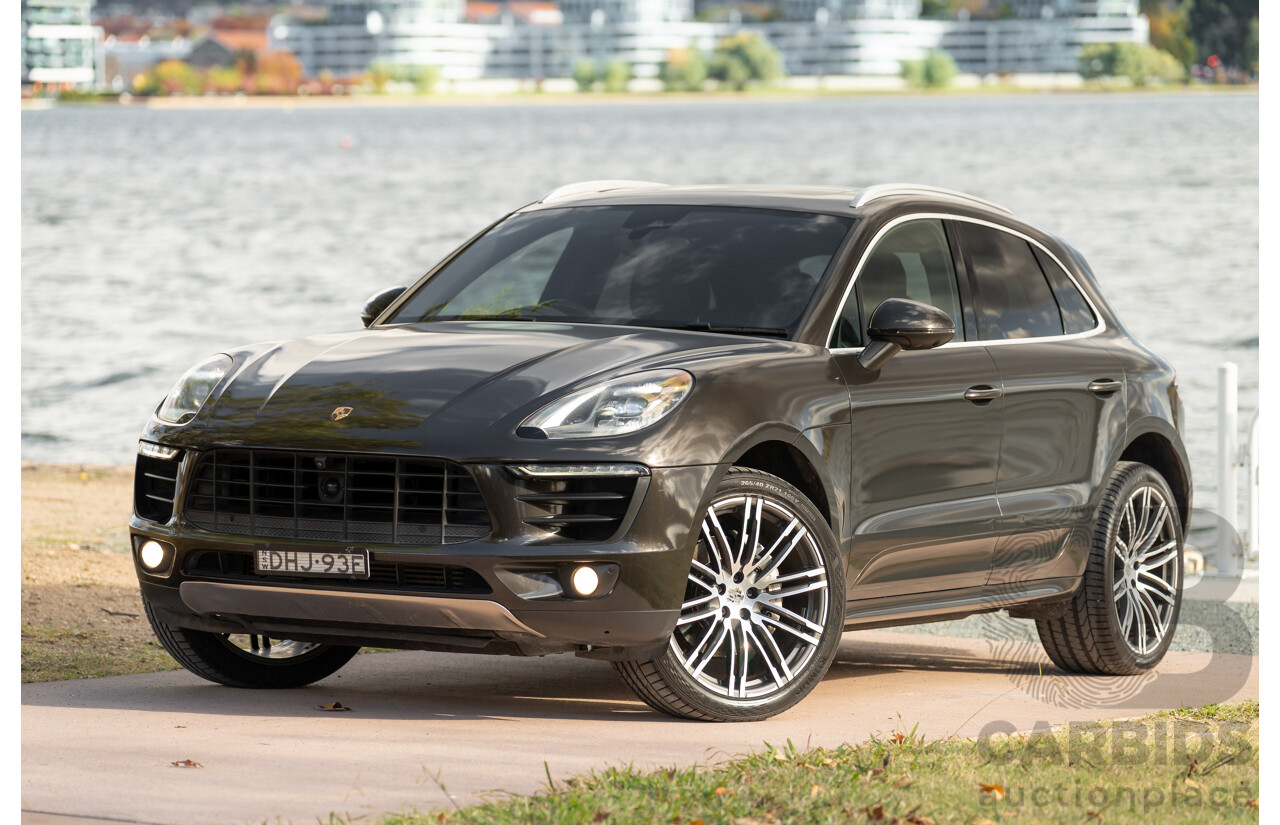 7/2016 Porsche Macan S Diesel (AWD) MY17 4d Wagon Night Blue Metallic / Wrapped Black Turbo Diesel 3.0L