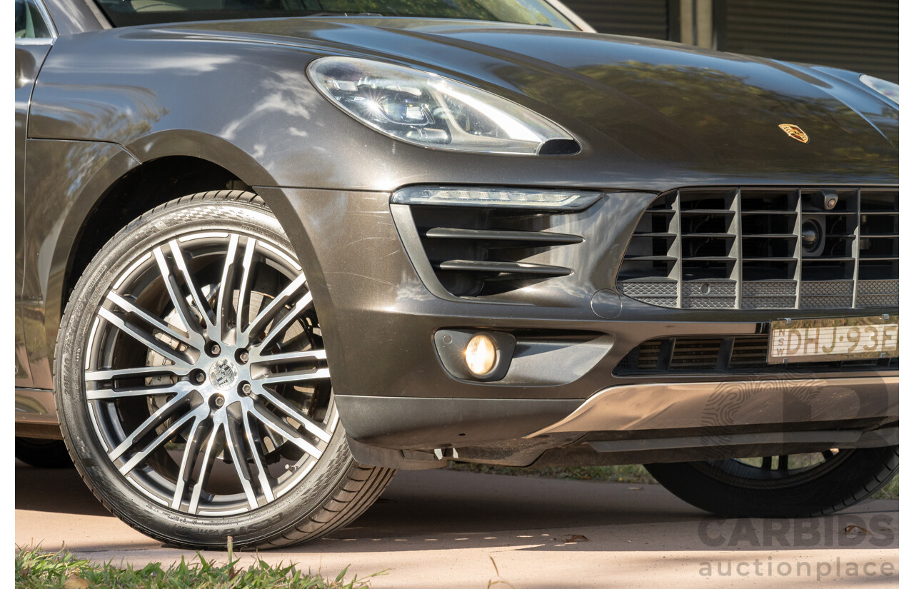 7/2016 Porsche Macan S Diesel (AWD) MY17 4d Wagon Night Blue Metallic / Wrapped Black Turbo Diesel 3.0L