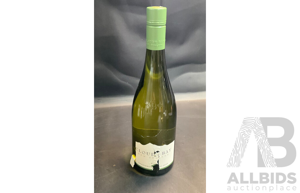 Oyster Bay Sauvignon Blanc, Pinot Noir & Minuty Provence & Cloudy Bay Sauvignon Blanc - Lot of 11