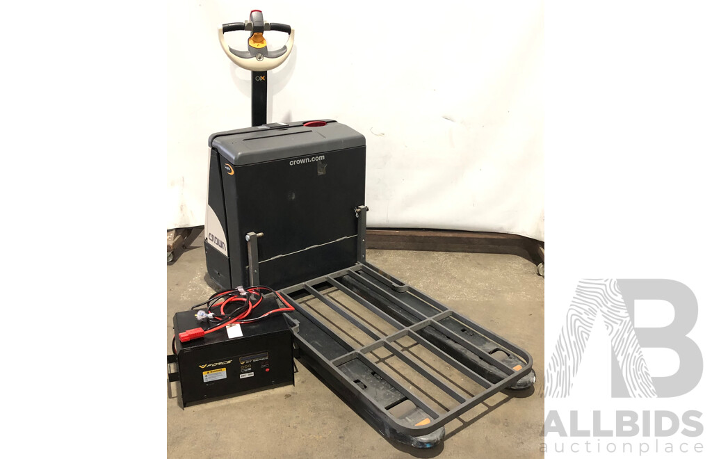 Crown Electric Pallet Truck and Charger - WP 3000