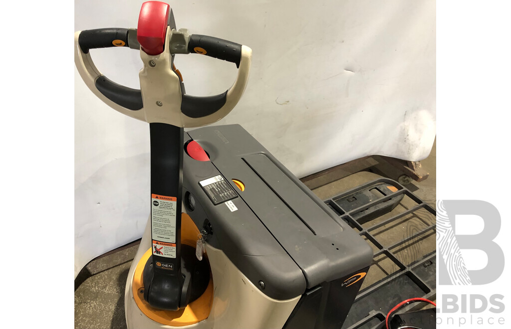 Crown Electric Pallet Truck and Charger - WP 3000