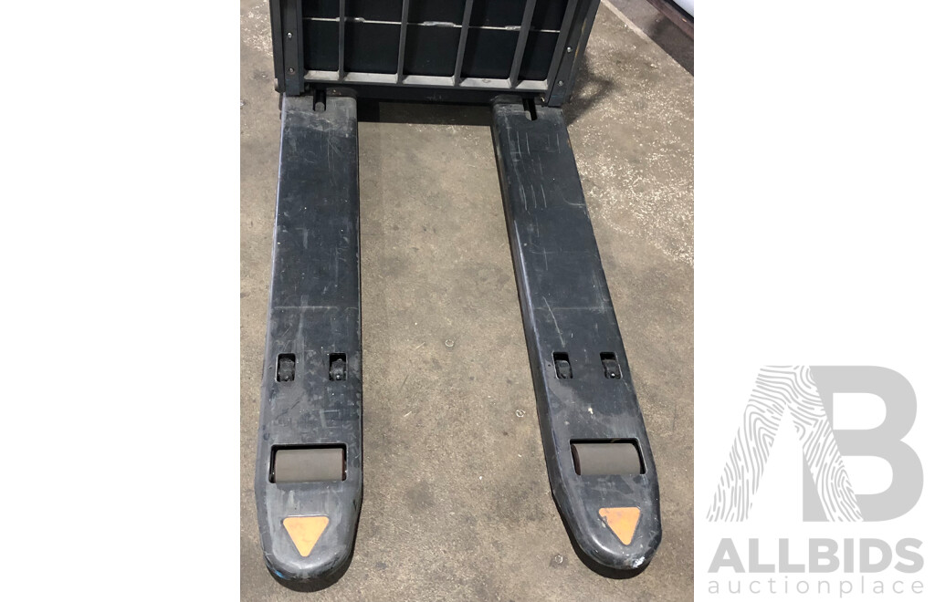 Crown Electric Pallet Truck and Charger - WP 3000