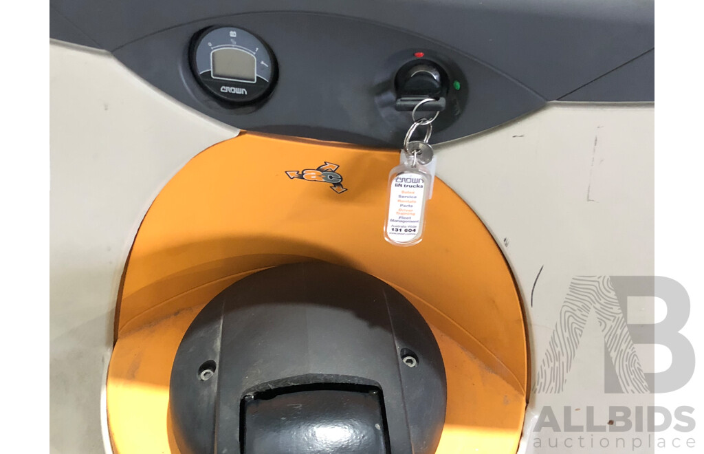 Crown Electric Pallet Truck and Charger - WP 3000
