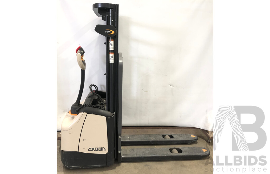 Crown Electric Pallet Truck - WF 3000