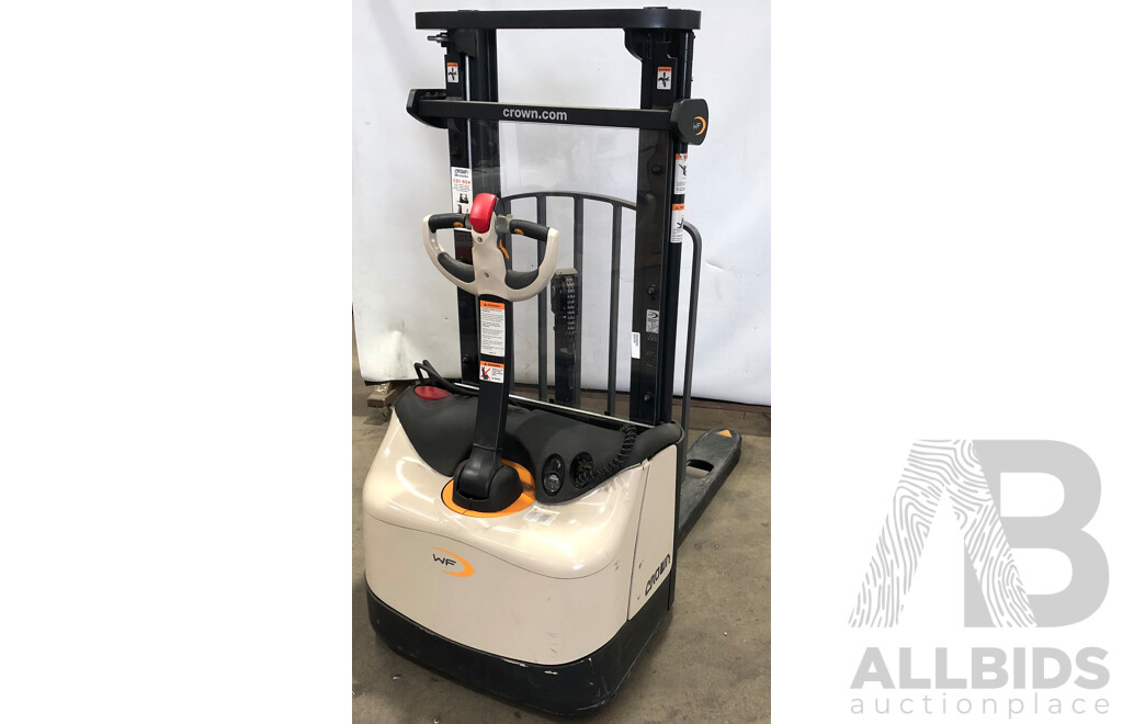 Crown Electric Pallet Truck - WF 3000