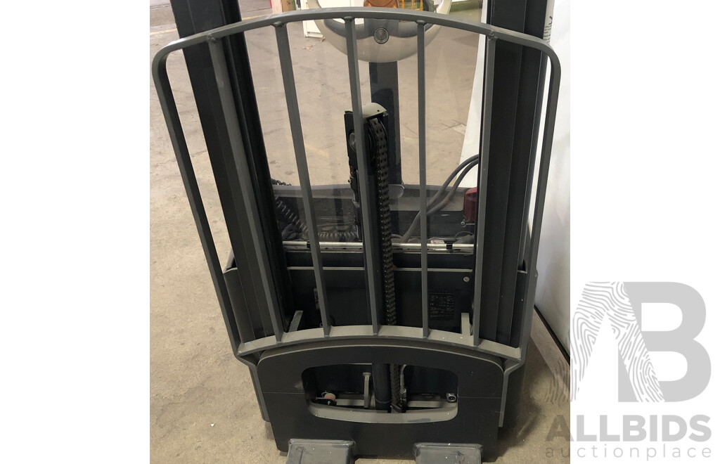 Crown Electric Pallet Truck  - WF 3000