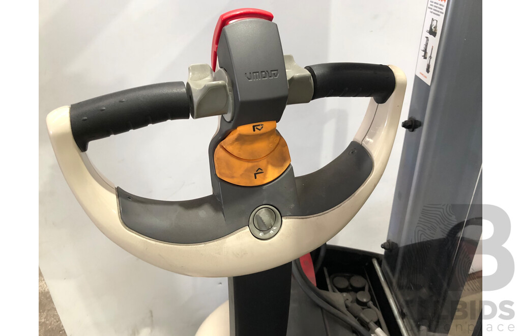 Crown Electric Pallet Truck  - WF 3000