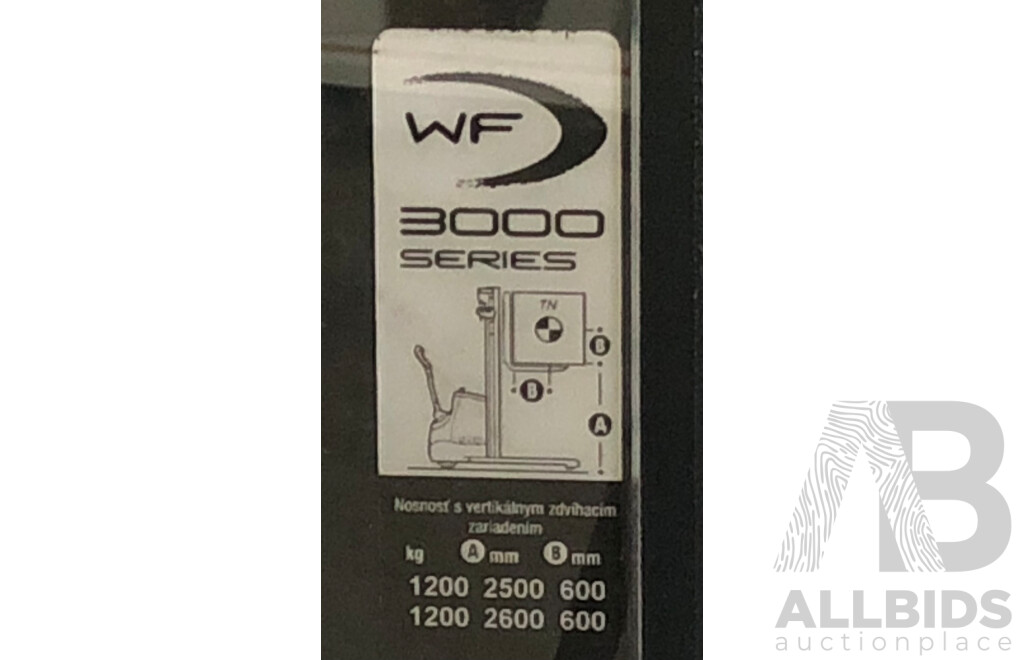 Crown Electric Pallet Truck  - WF 3000