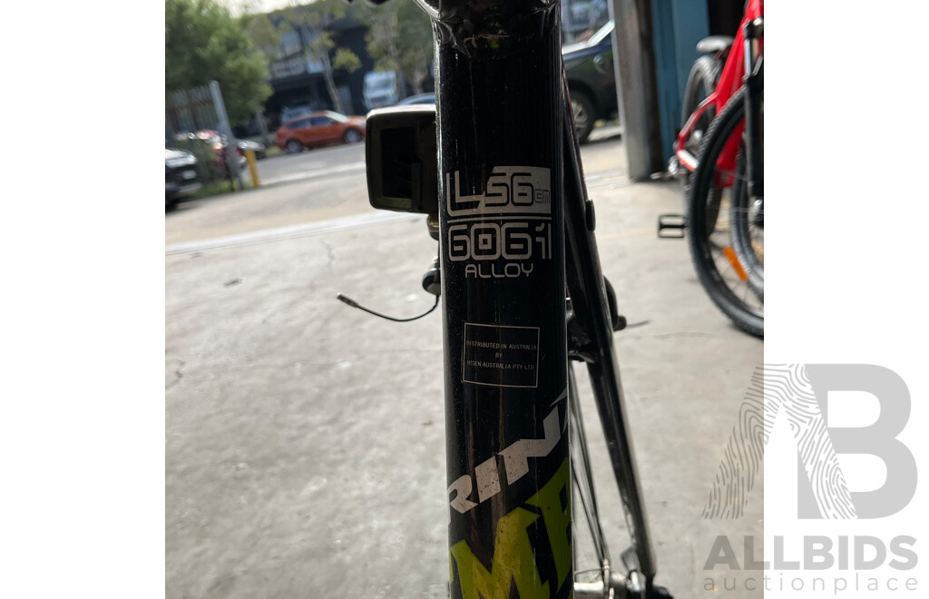 TRINX Tempo 1.0 Size L (56cm) Bike