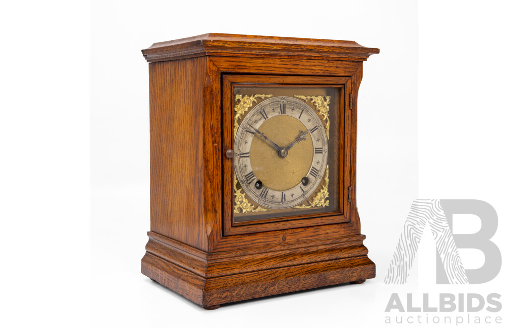 German Wintermantel & Hoffmeier Bracket Mantle Clock in Oak Case