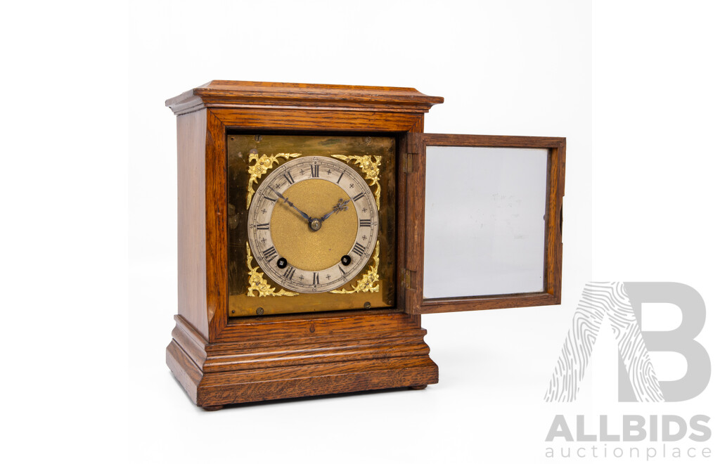 German Wintermantel & Hoffmeier Bracket Mantle Clock in Oak Case