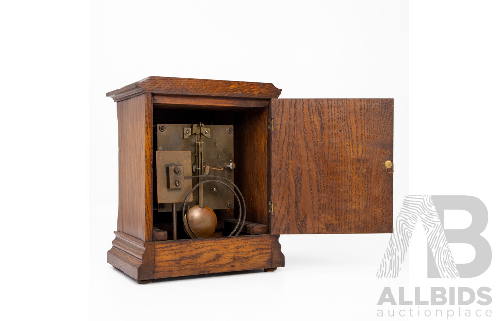 German Wintermantel & Hoffmeier Bracket Mantle Clock in Oak Case