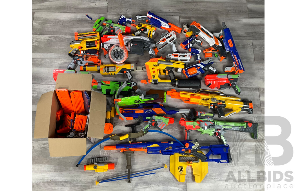 Large Collection Nerf Guns with Bullets and Clips