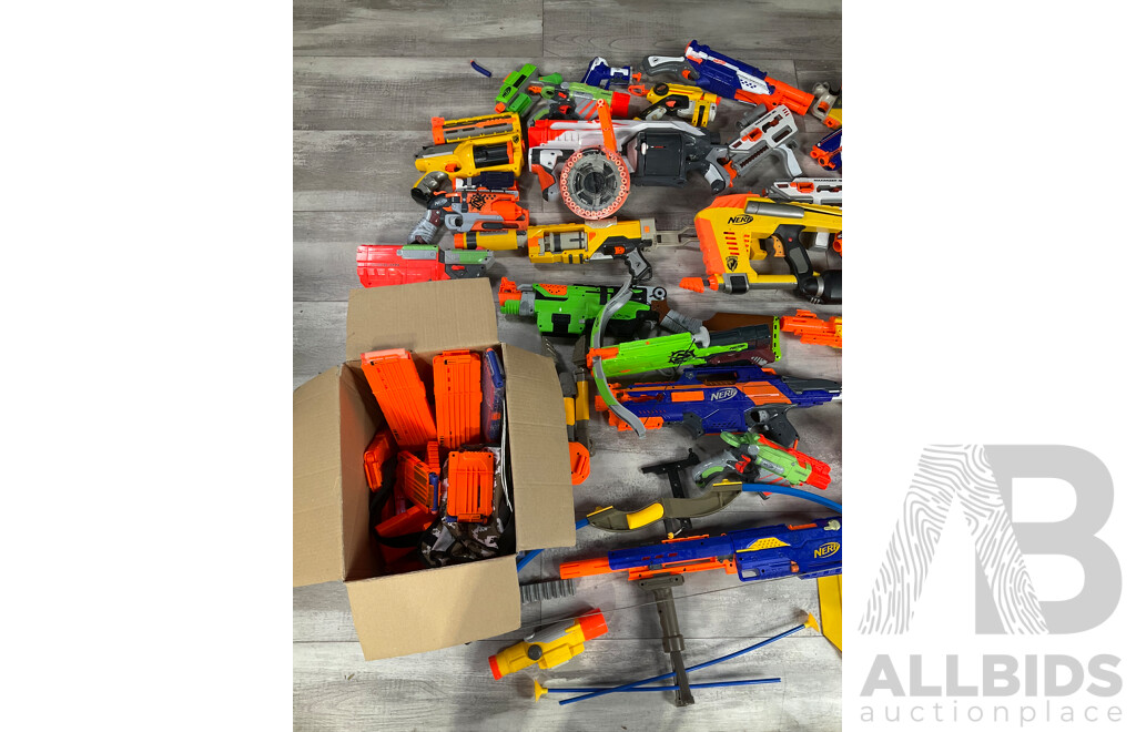 Large Collection Nerf Guns with Bullets and Clips