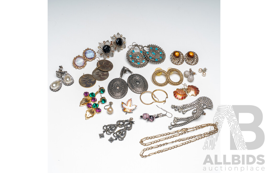 Collection of Vintage Gold & Silver Tone Earrings - Lot of 17