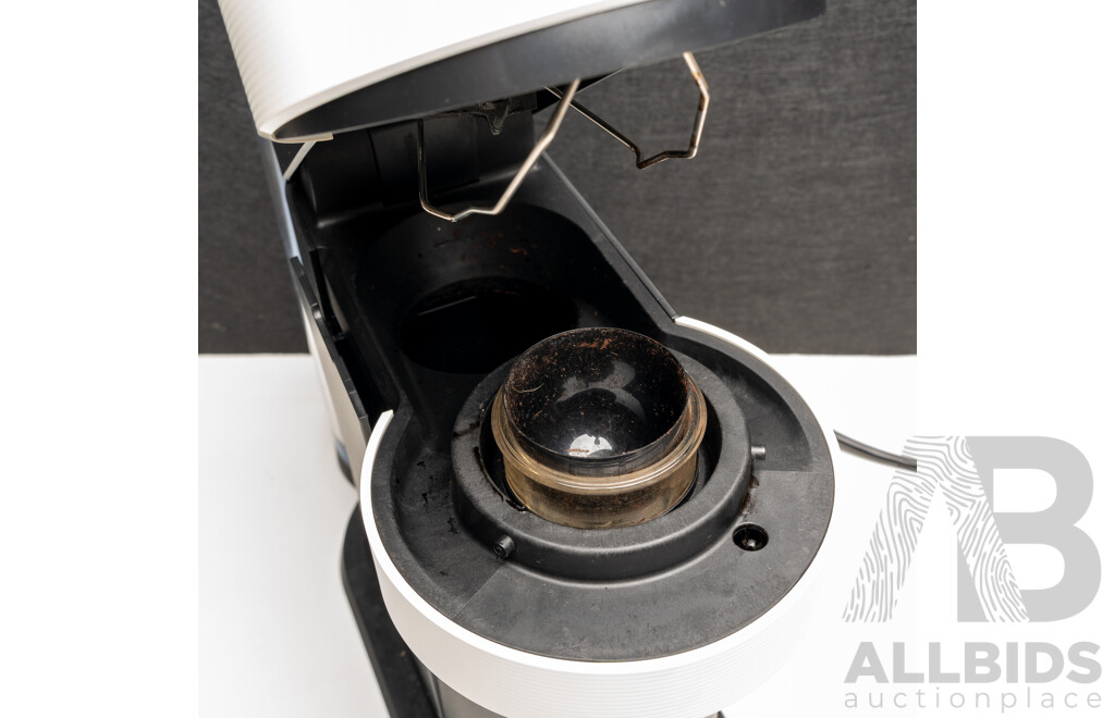 Nespresso Vertuo Next Coffee Machine with Assorted Coffee Capsules