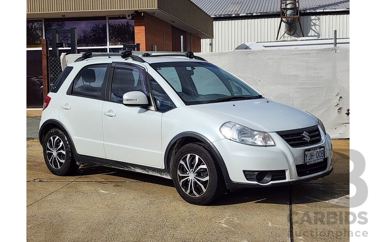 11/2012 Suzuki SX4  GY MY11 5d Hatchback White 2.0L