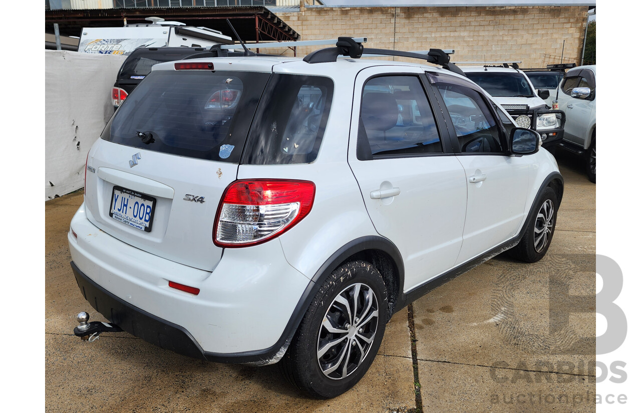 11/2012 Suzuki SX4  GY MY11 5d Hatchback White 2.0L