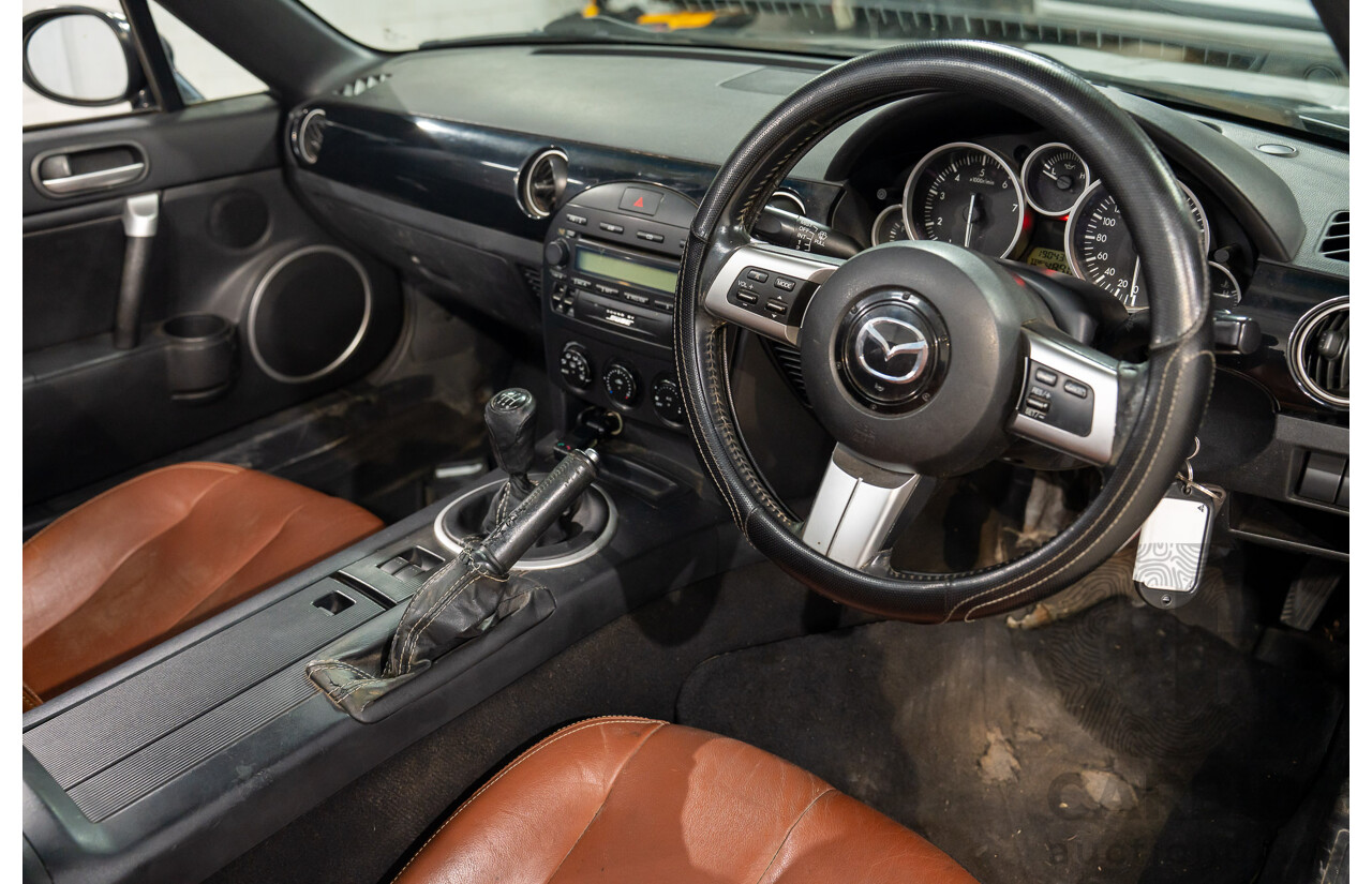 01/2006 Mazda MX-5 (RWD) NC 2D Convertible Black Soft Top 2.0L
