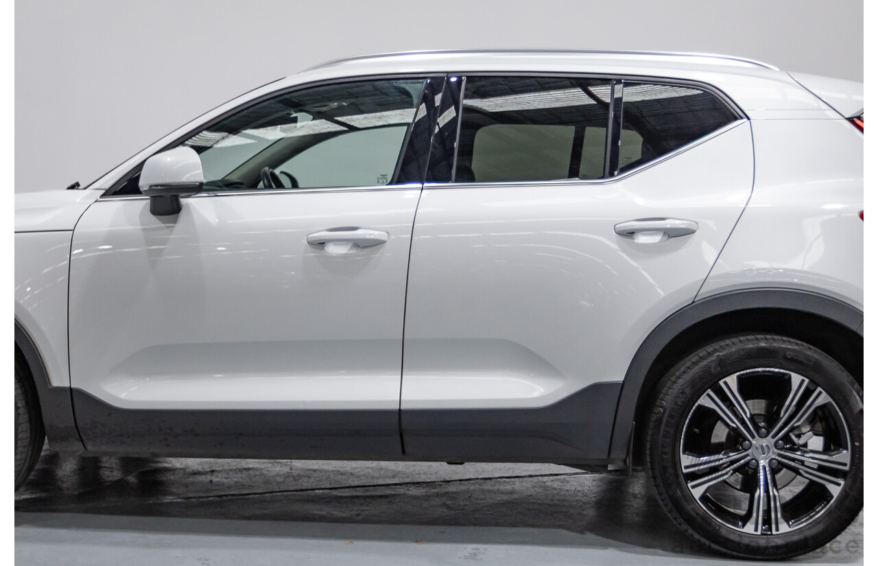 6/2021 Volvo XC40 T4 Inscription (AWD) 536 MY21 4d Wagon White Turbo 2.0L